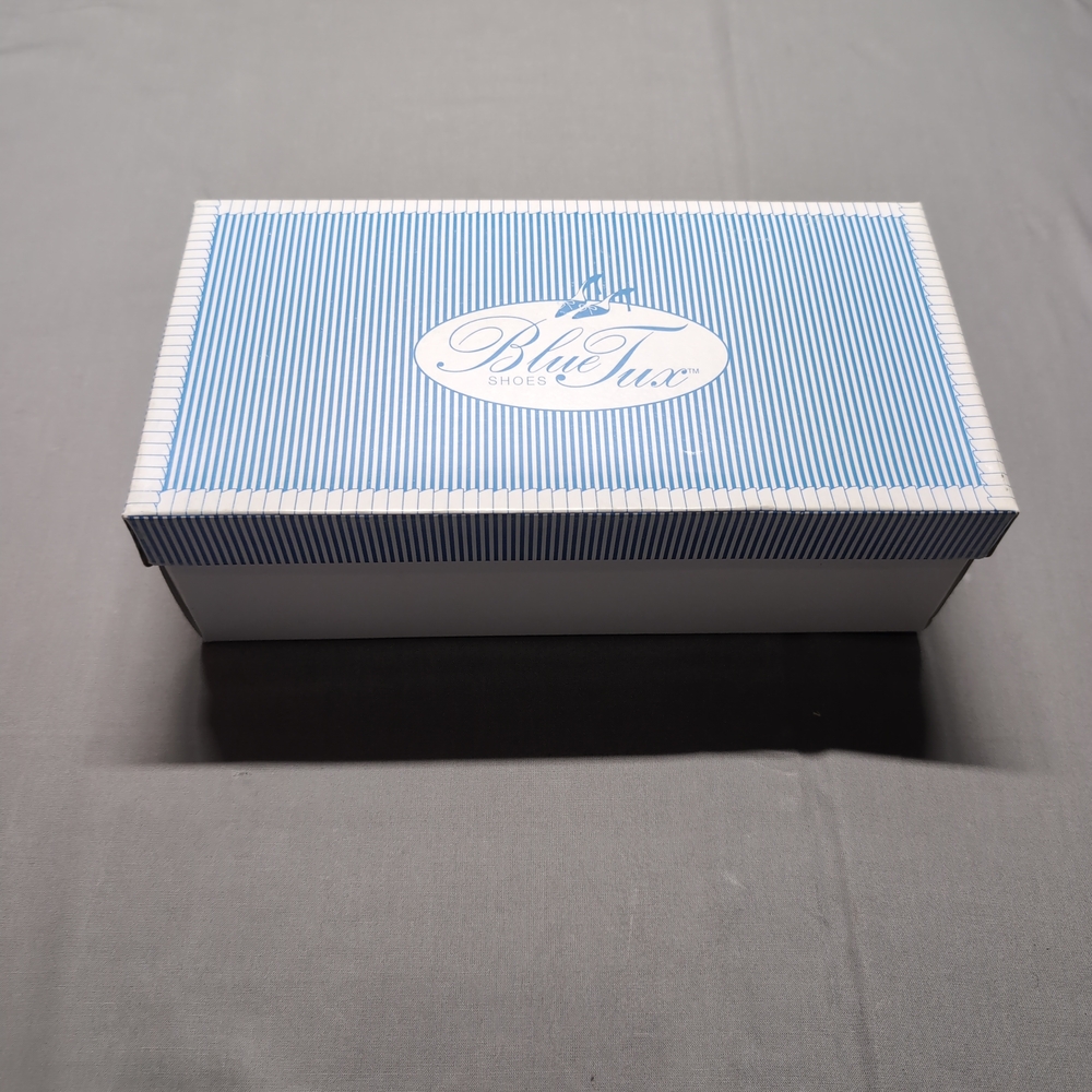 Blue Tux‎ Women's Heels - Elegant White